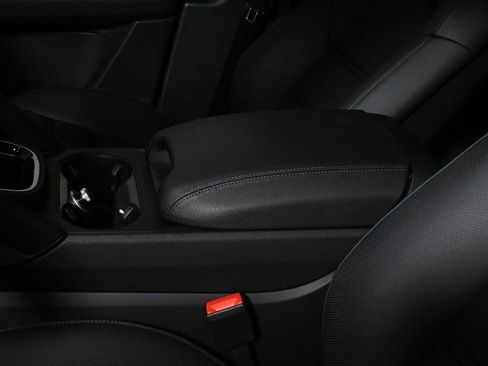Used 2026 Porsche Cayenne Coupe AWD/4WD image 28