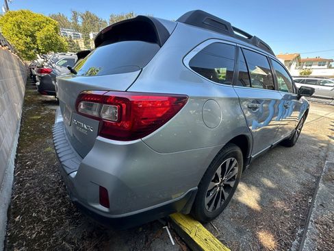 Used 2017 Subaru Outback 2.5i Limited AWD/4WD image 5