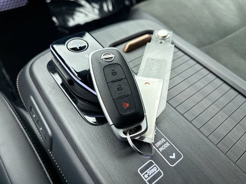 Used 2024 Nissan Ariya AWD image 23