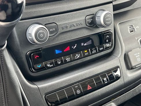 Used 2024 RAM ProMaster 1500 w/ Quick Order Package 22G SLT image 21