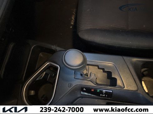 Used 2018 Toyota RAV4 LE image 22