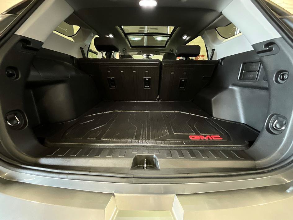 Used 2019 GMC Terrain SLE w/ Driver Convenience Package AWD/4WD image 17