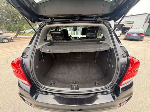 Used 2019 Chevrolet Trax LT w/ LT Convenience Package image 32