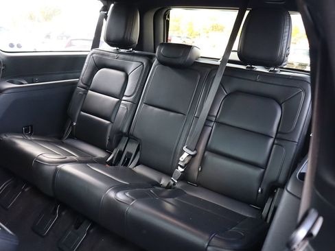 Used 2019 Lincoln Navigator L Reserve image 42