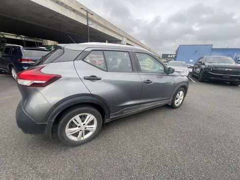 Used 2018 Nissan Kicks S image 6