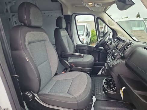New 2026 RAM ProMaster 2500 w/ Convenience Group image 28