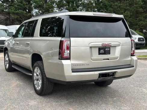 Used 2017 GMC Yukon XL SLE w/ SLE Value Package image 6