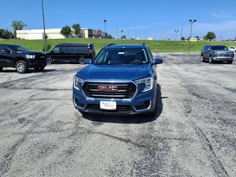 Used 2024 GMC Terrain SLE w/ Driver Convenience Package AWD/4WD image 49