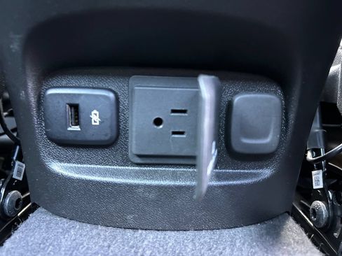 Used 2024 Chevrolet Malibu LT FWD image 25