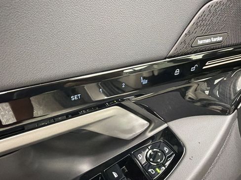 New 2026 BMW 530i RWD image 17