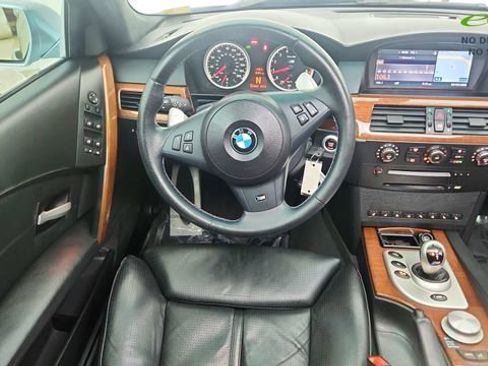 Used 2006 BMW M5 image 37