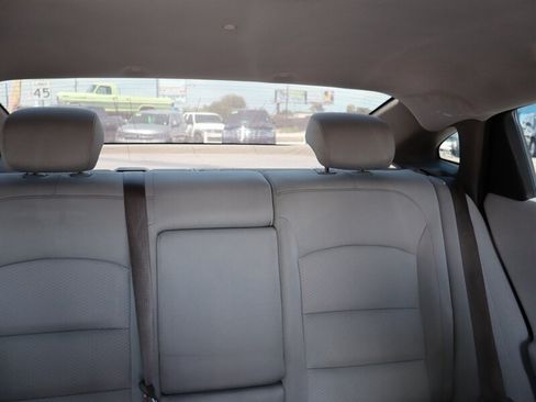 Used 2018 Chevrolet Malibu LT FWD image 13