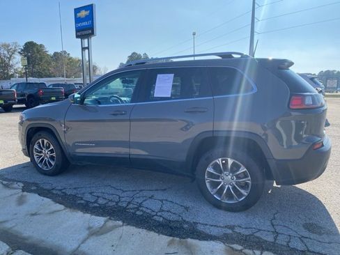 Used 2020 Jeep Cherokee Latitude Plus image 3