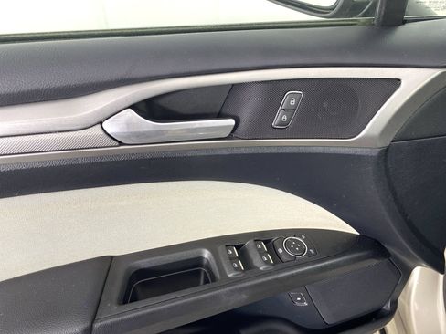 Used 2018 Ford Fusion S FWD image 12