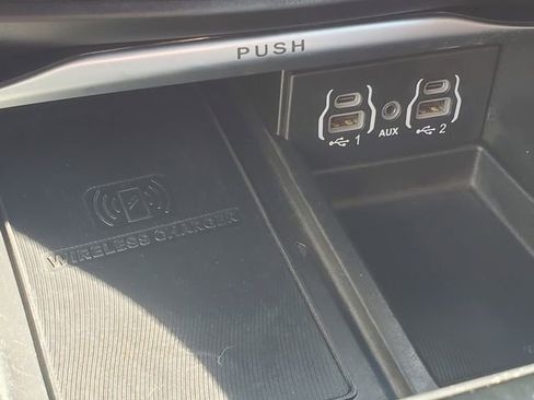 Used 2023 Chrysler Pacifica Limited w/ S Appearance Package image 28