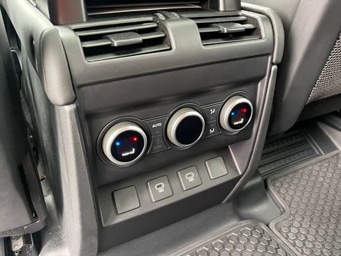 Used 2025 Land Rover Defender 110 X-Dynamic SE image 23