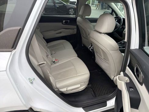 Used 2023 Kia Sorento S w/ Panoramic Sunroof Package FWD image 8