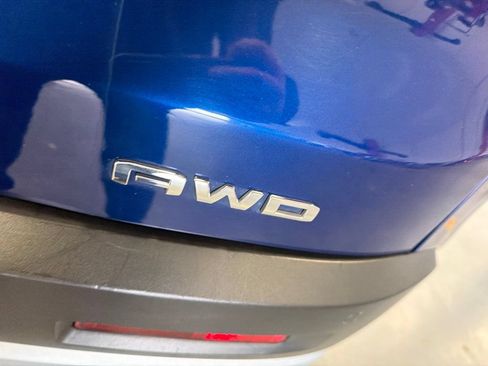 Used 2023 GMC Acadia SLE w/ Driver Convenience Package AWD/4WD image 7