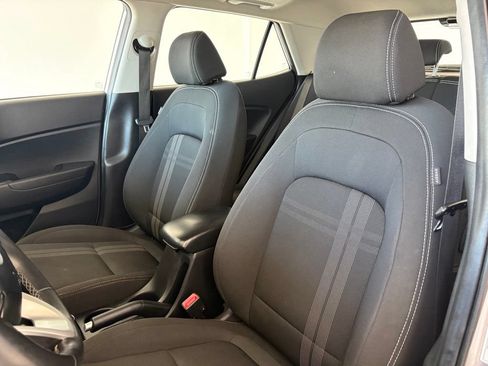 Used 2024 Hyundai Venue SEL FWD image 30