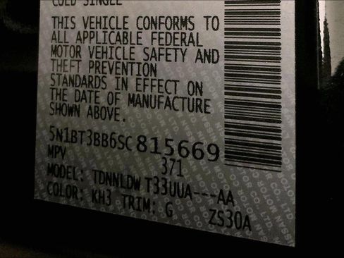 Used 2025 Nissan Rogue SV image 31