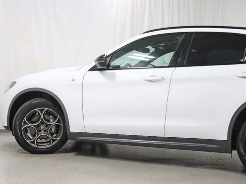 Used 2024 Alfa Romeo Stelvio Ti AWD/4WD image 12