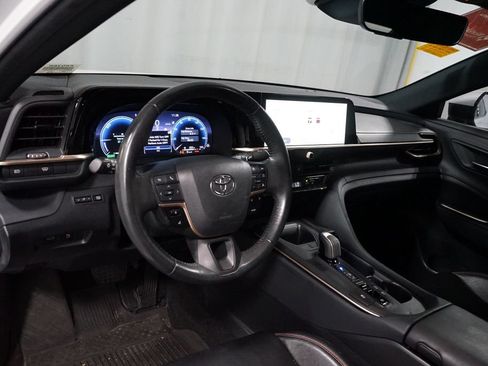 Used 2023 Toyota Crown AWD/4WD image 7