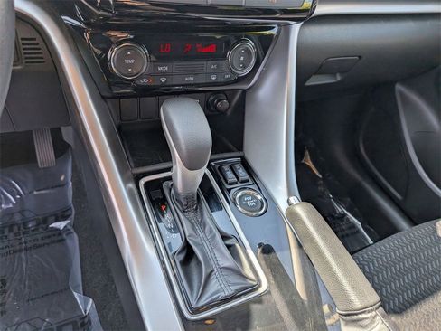 Used 2025 Mitsubishi Eclipse Cross LE image 19