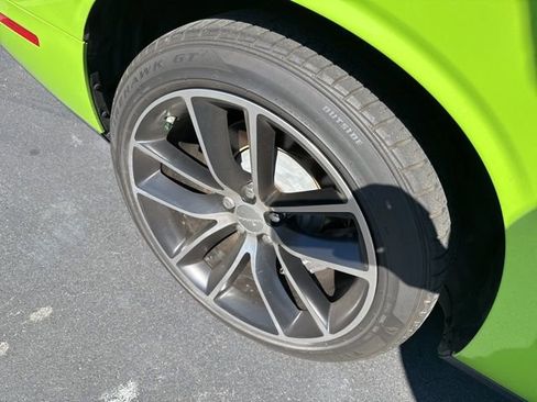 Used 2015 Dodge Challenger R/T Scat Pack w/ Leather Interior Group image 15