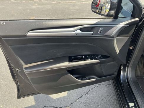 Used 2013 Ford Fusion SE image 12