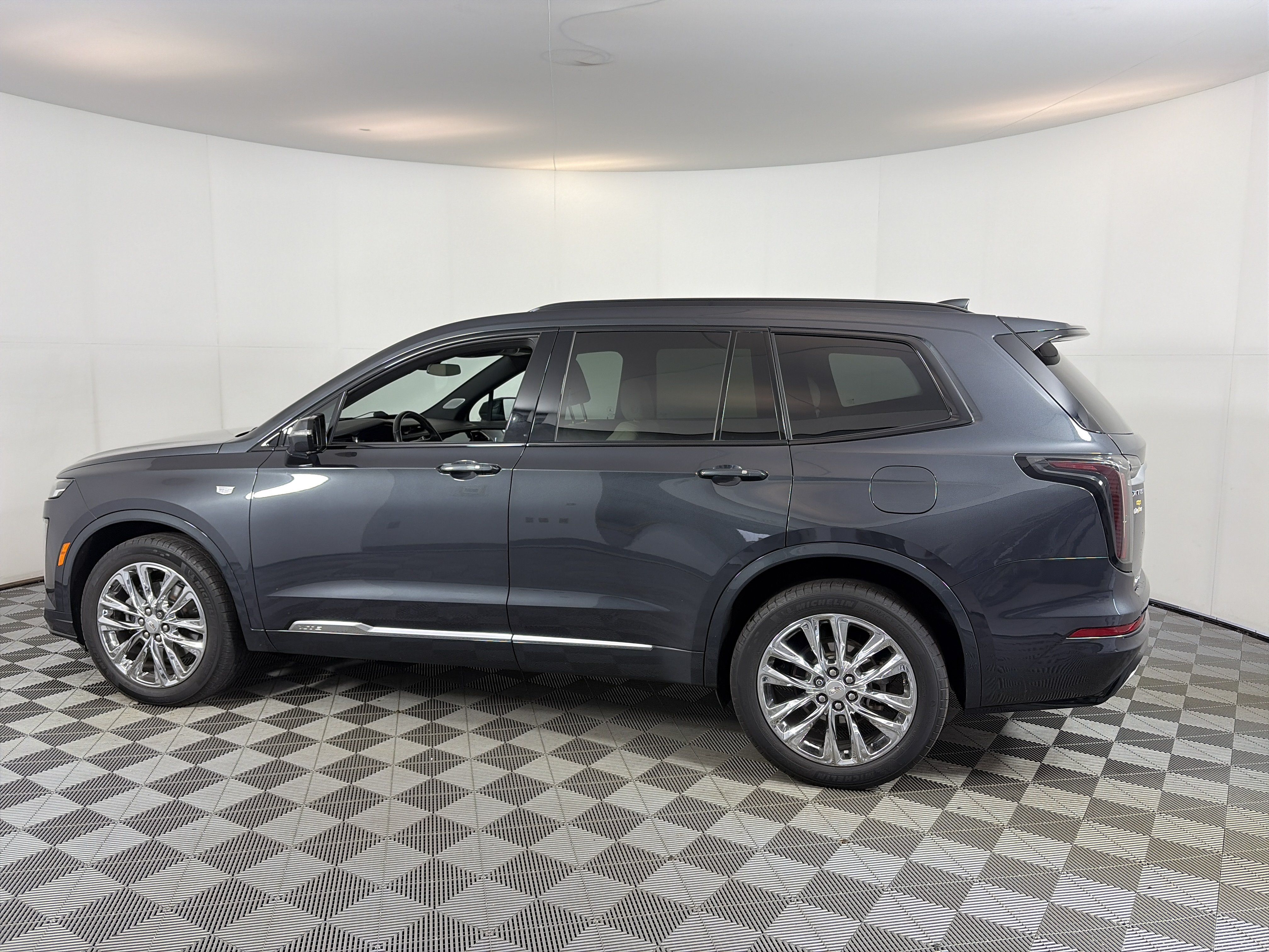 Used 2021 Cadillac XT6 Sport AWD/4WD image 9