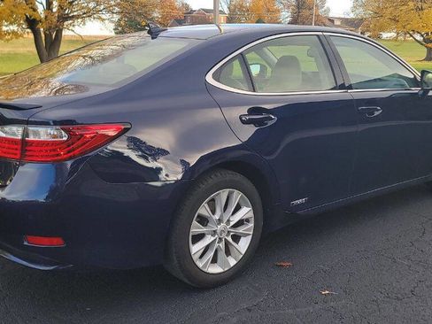 Used 2013 Lexus ES 300h image 3