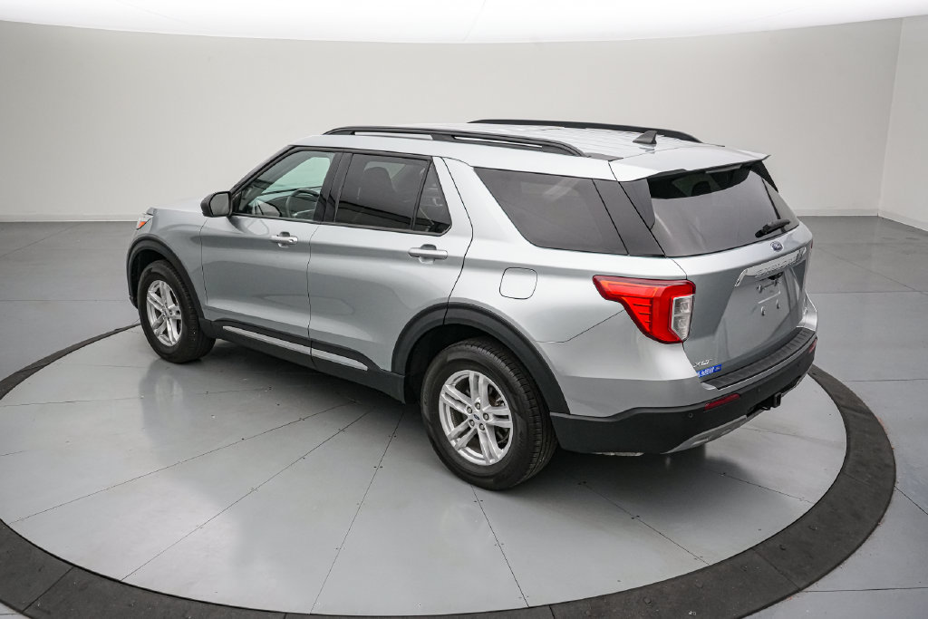 Certified 2023 Ford Explorer XLT w/ Equipment Group 202A AWD/4WD image 6