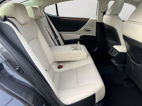 New 2025 Lexus ES 350 w/ Premium Package image 6