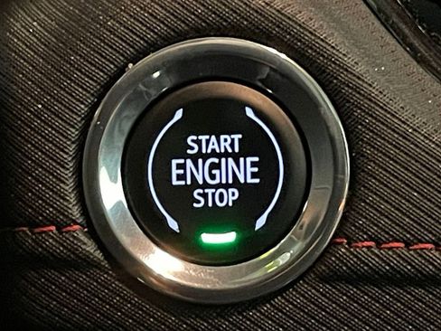 Used 2024 Chevrolet TrailBlazer RS w/ Convenience Package image 28