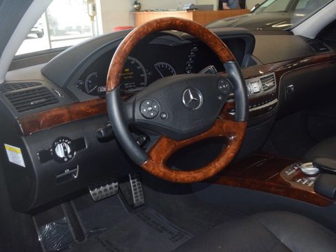 Used 2011 Mercedes-Benz S 550 image 24