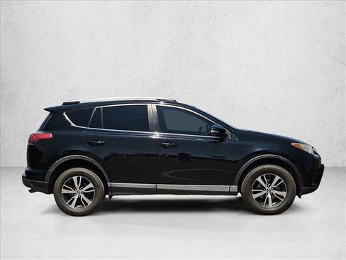 Used 2016 Toyota RAV4 XLE AWD/4WD image 4
