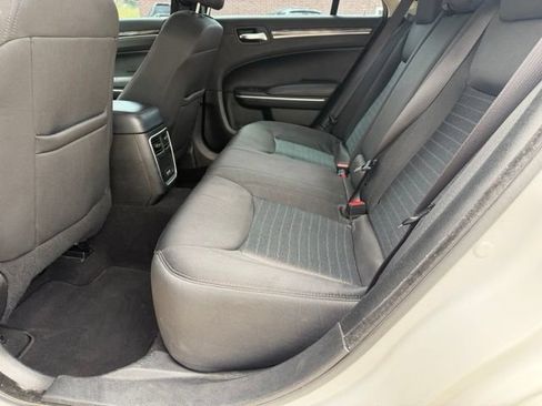 Used 2022 Chrysler 300 Touring w/ Sport Appearance Package AWD/4WD image 18