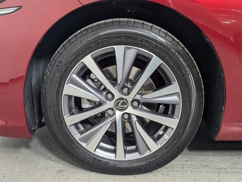 Used 2019 Lexus ES 350 image 9