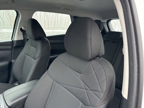 Used 2025 Hyundai Tucson SE image 22