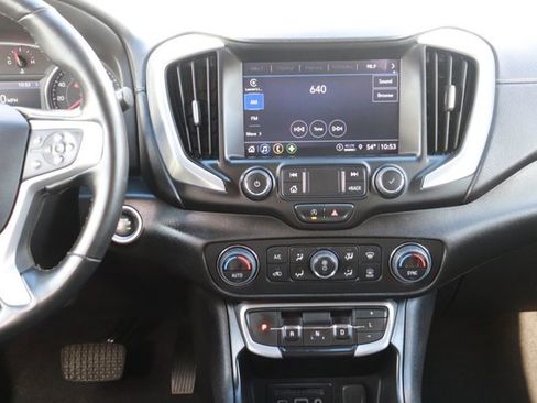 Used 2023 GMC Terrain SLT image 14