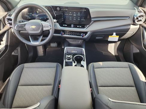 New 2026 Chevrolet Equinox LT FWD image 18