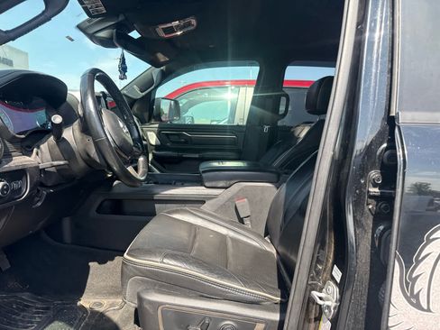 Used 2020 RAM 1500 Limited w/ Black Appearance Package AWD/4WD image 4