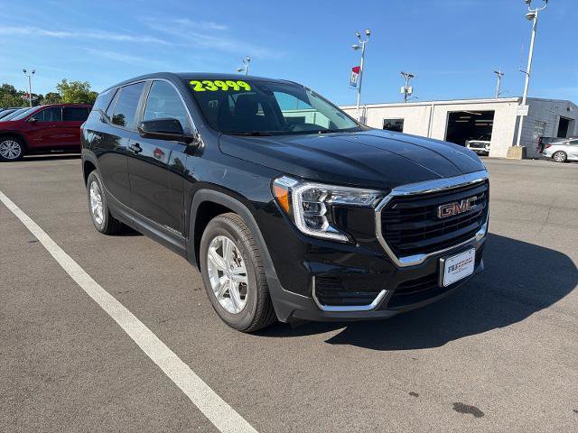 Used 2024 GMC Terrain SLE FWD image 1