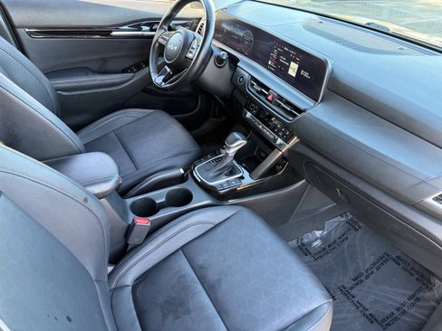 Certified 2024 Kia Seltos EX image 10
