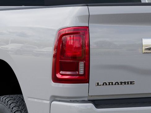 New 2026 RAM 2500 Laramie AWD/4WD image 40