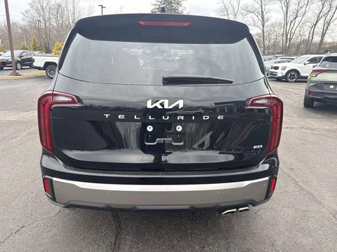 New 2025 Kia Telluride S image 3