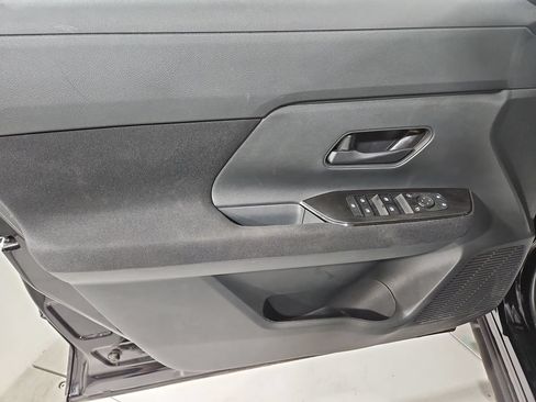 Used 2025 Nissan Kicks S AWD/4WD image 11