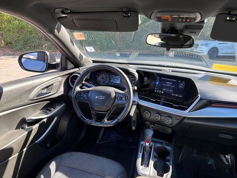 Used 2024 Chevrolet Trax RS w/ Driver Confidence Package image 35