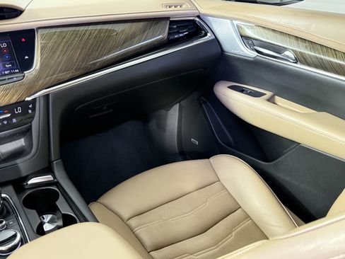 Used 2020 Cadillac XT6 Premium Luxury w/ Platinum Package image 13