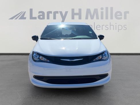 New 2026 Chrysler Voyager LX image 8